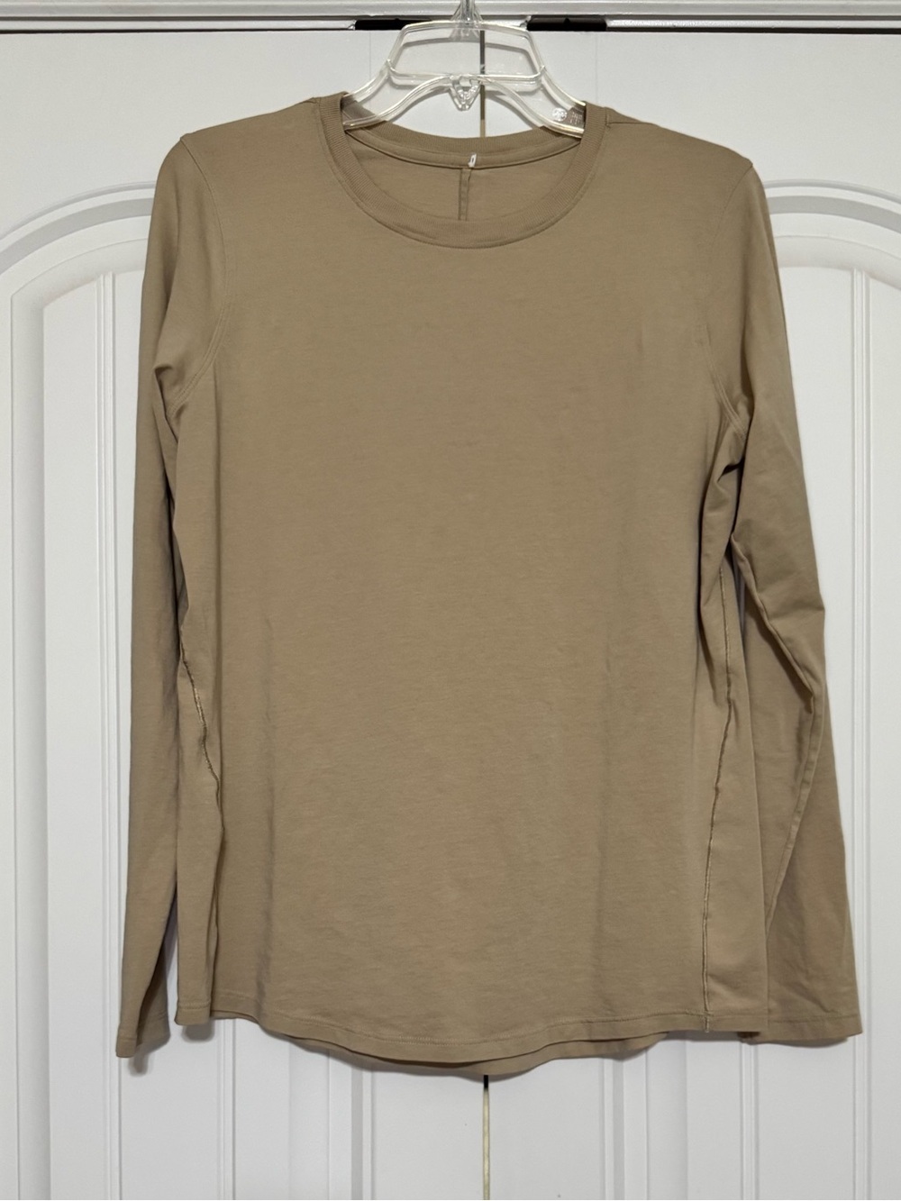 Lululemon Ever Ready Long Sleeve Color
Trench Estimated Size 8/10